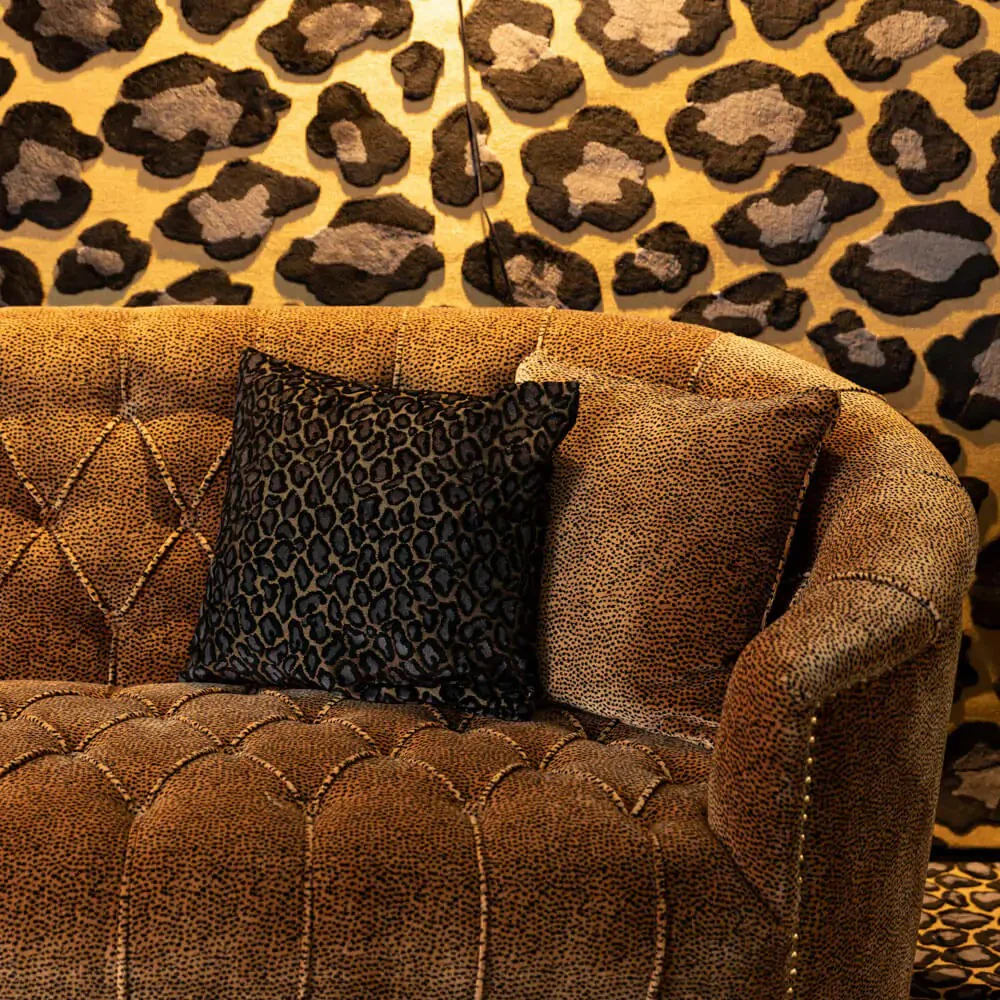 Bold Monkey Too Pretty To Sit On Sofa - Image 3