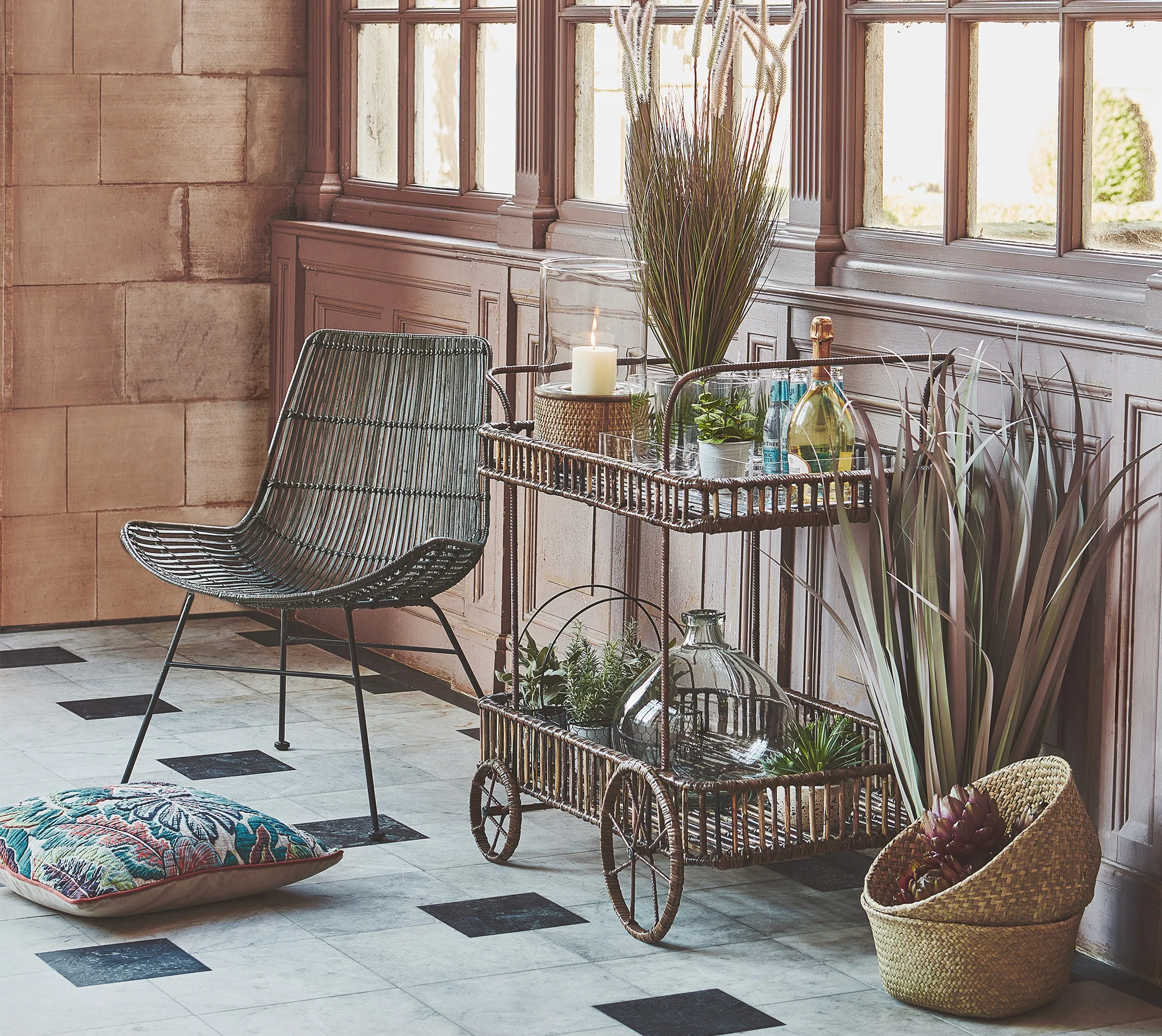 Enara Planter in Pot with Delicate Cattail – Excess Stock - Image 2