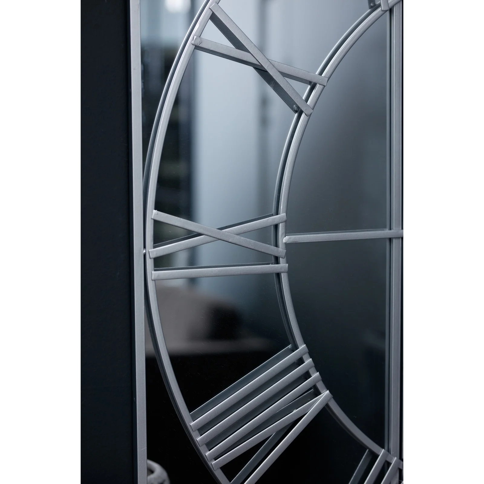 Hill Interiors Celina Mirrored Wall Clock - Image 6