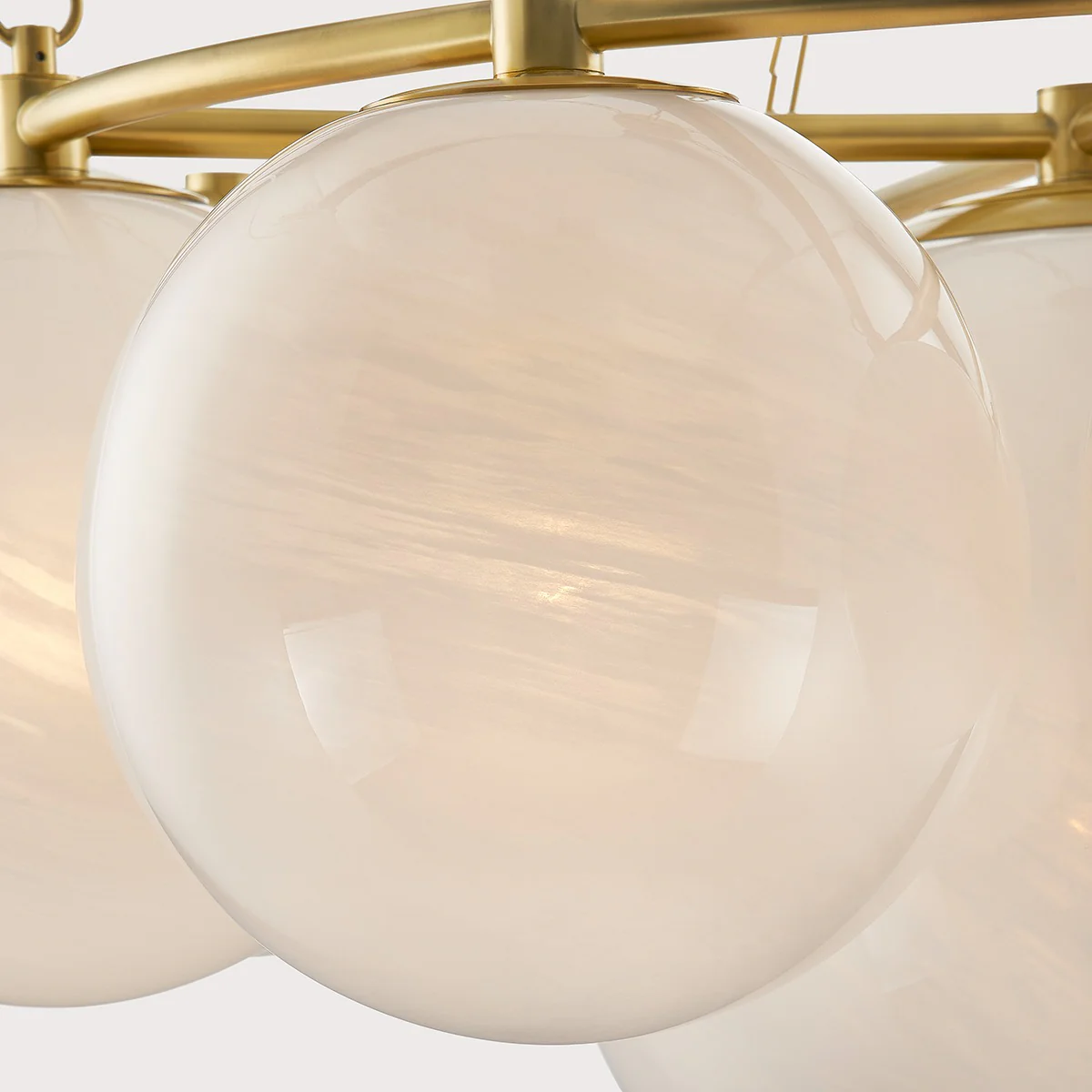 Hudson Valley Lighting Thornwood Chandelier – Aged Brass - Image 5