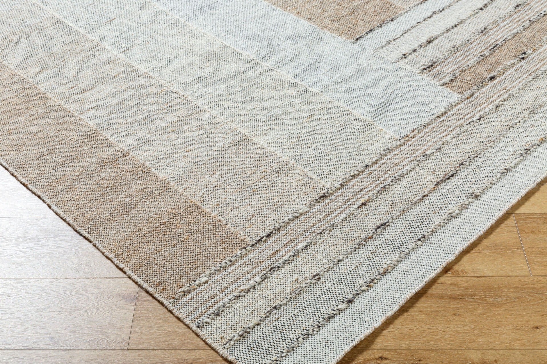 Keiichi Celtic Hand Woven Rug – Large - Image 2