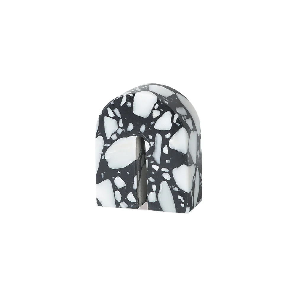 Liang & Eimil Small Dolmi Sculpture – Black & White