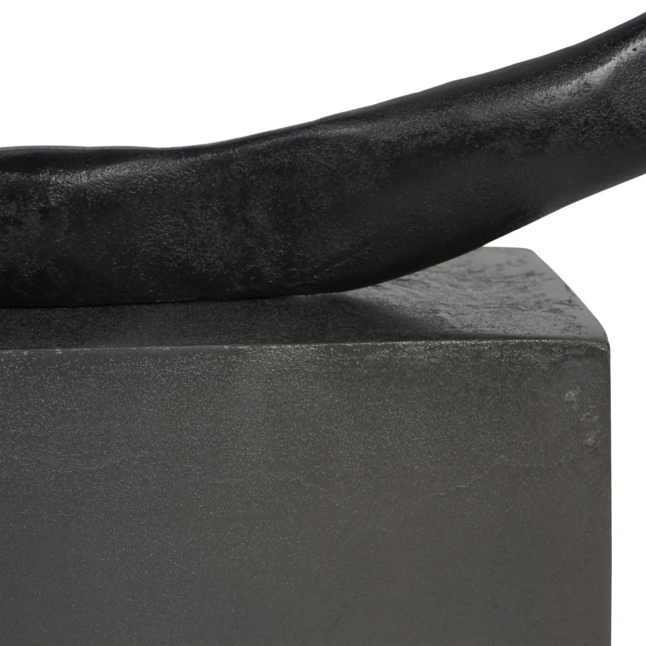 Libra Interiors Large Isla Sculpture – Black Aluminium - Image 4