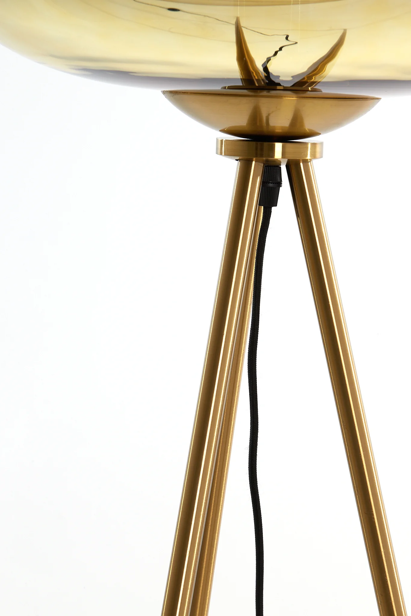 Light & Living Mayson Floor Lamp in Gold and Gold and Clear Glass - Image 4