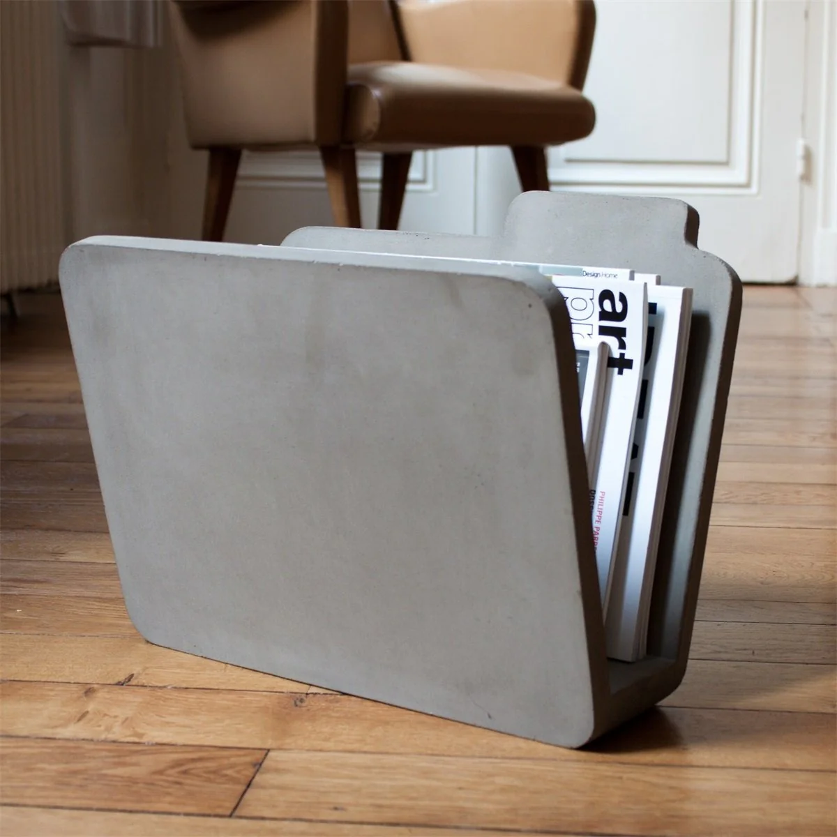 Lyon Beton The Doc Magazine Rack in Concrete - Image 2