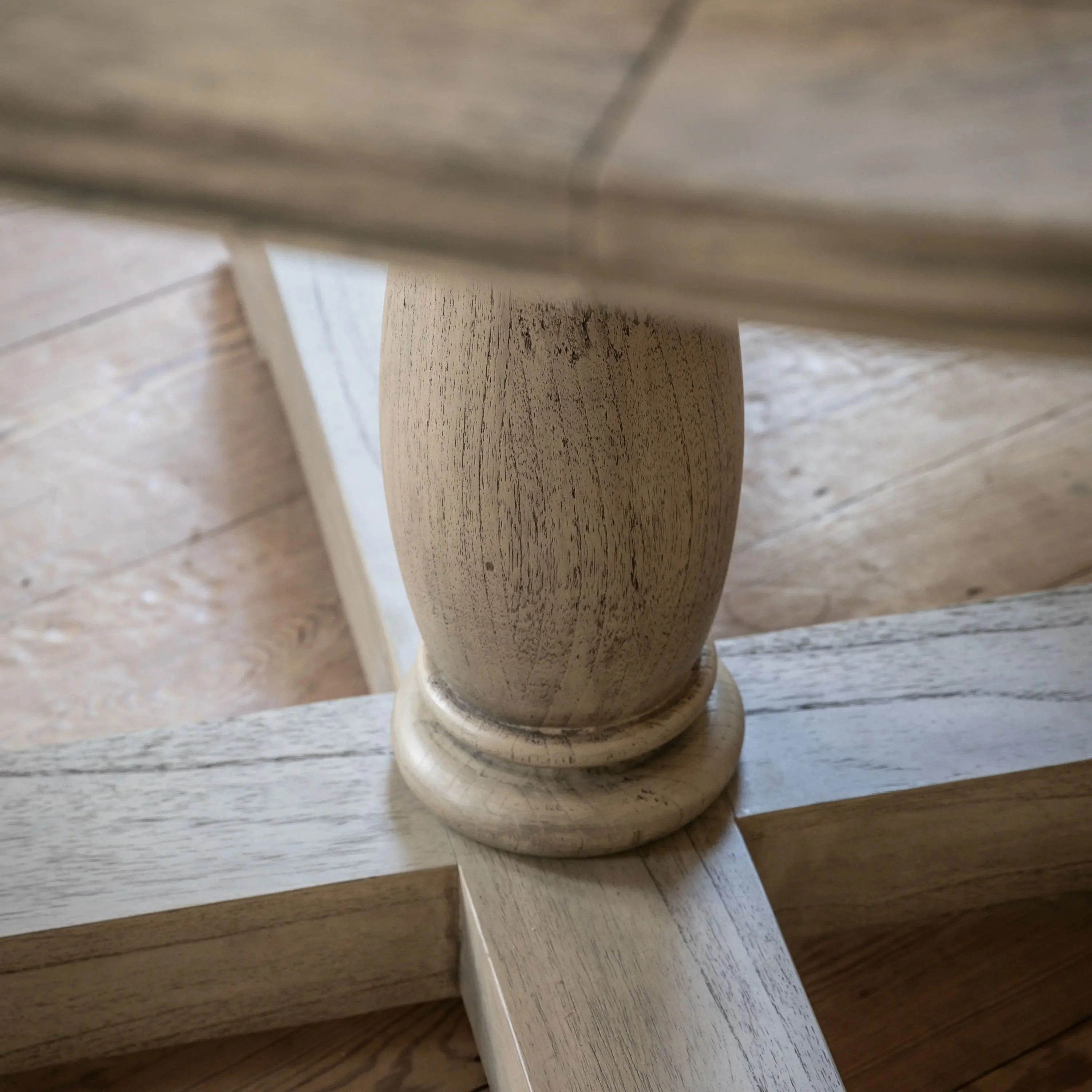 Marina Round Extending Dining Table - Image 7