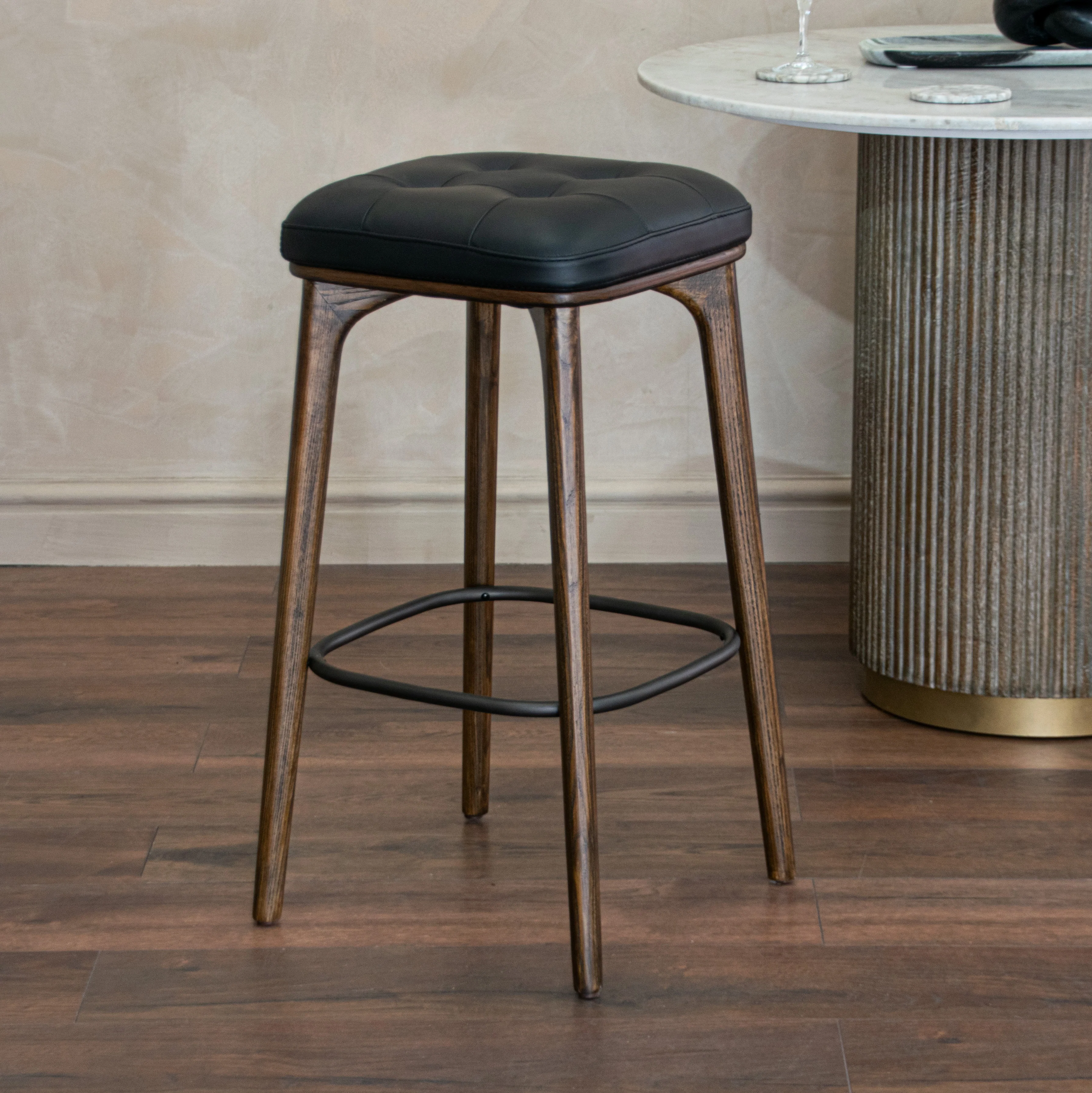 RV Astley Issac Stool - Image 2