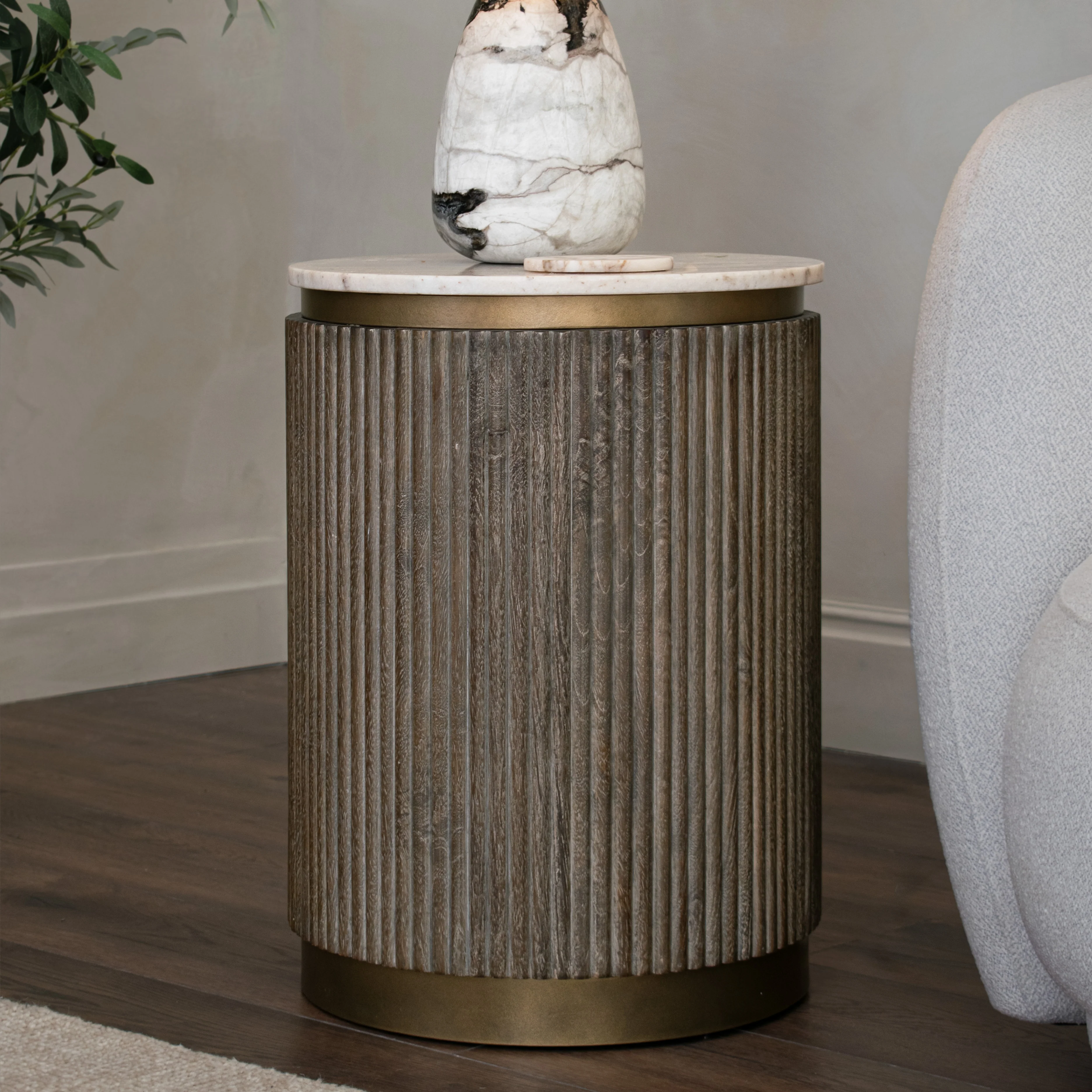 RV Astley Maigue Side Table - Image 2