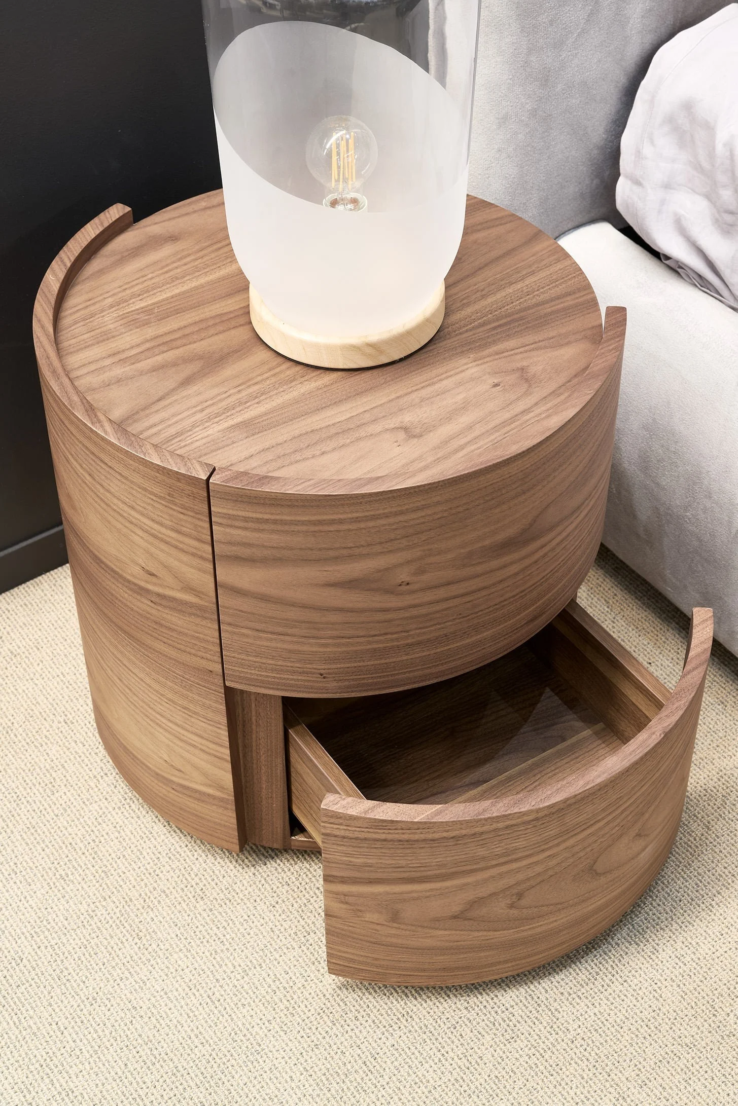 Tommy Franks Dexter Bedside Tables – Walnut – Set of 2 - Image 7