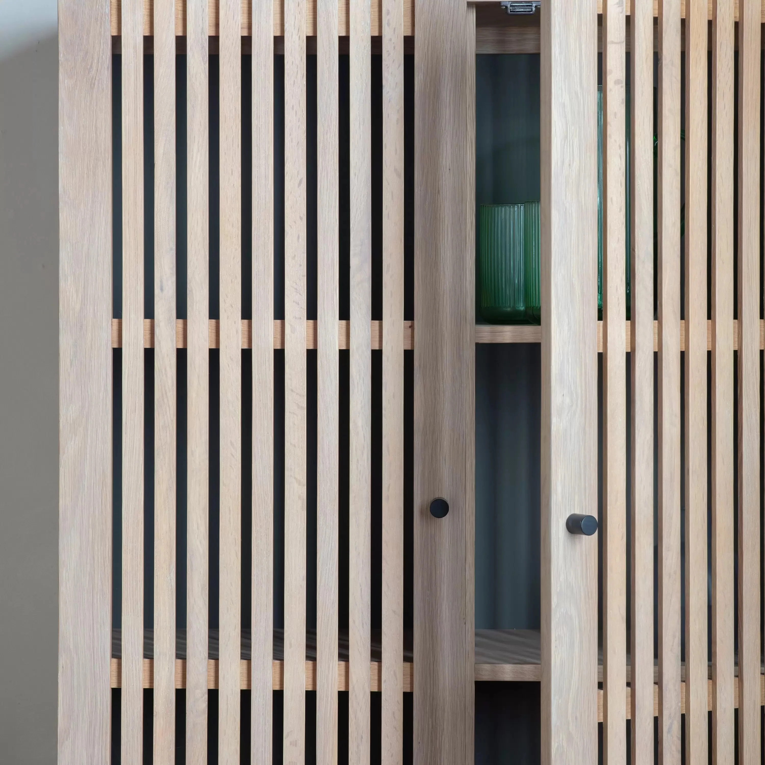 Trevino Bar Cabinet - Image 3