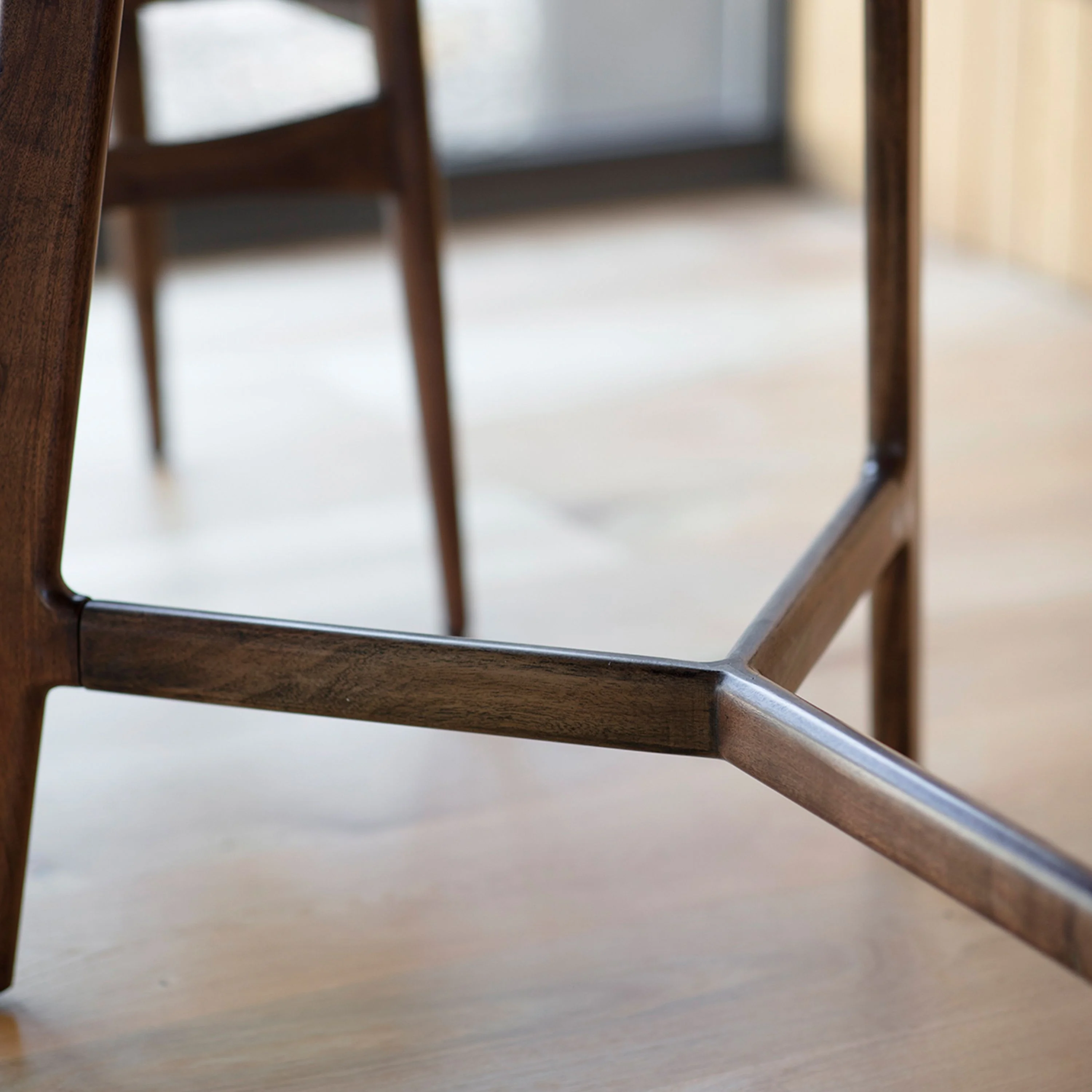 Valmont Rectangular Dining Table - Image 5