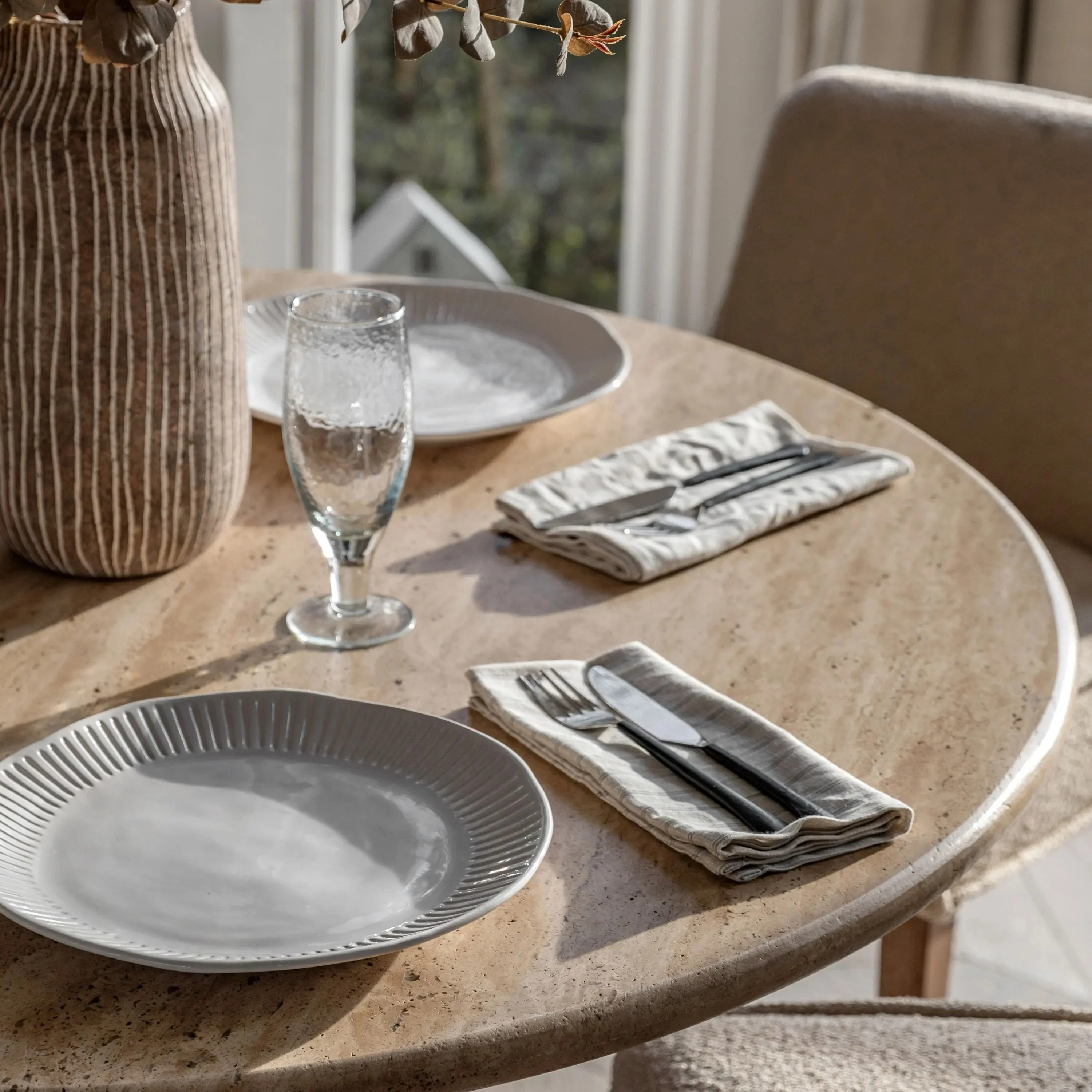 Vero Round Dining Table - Image 5
