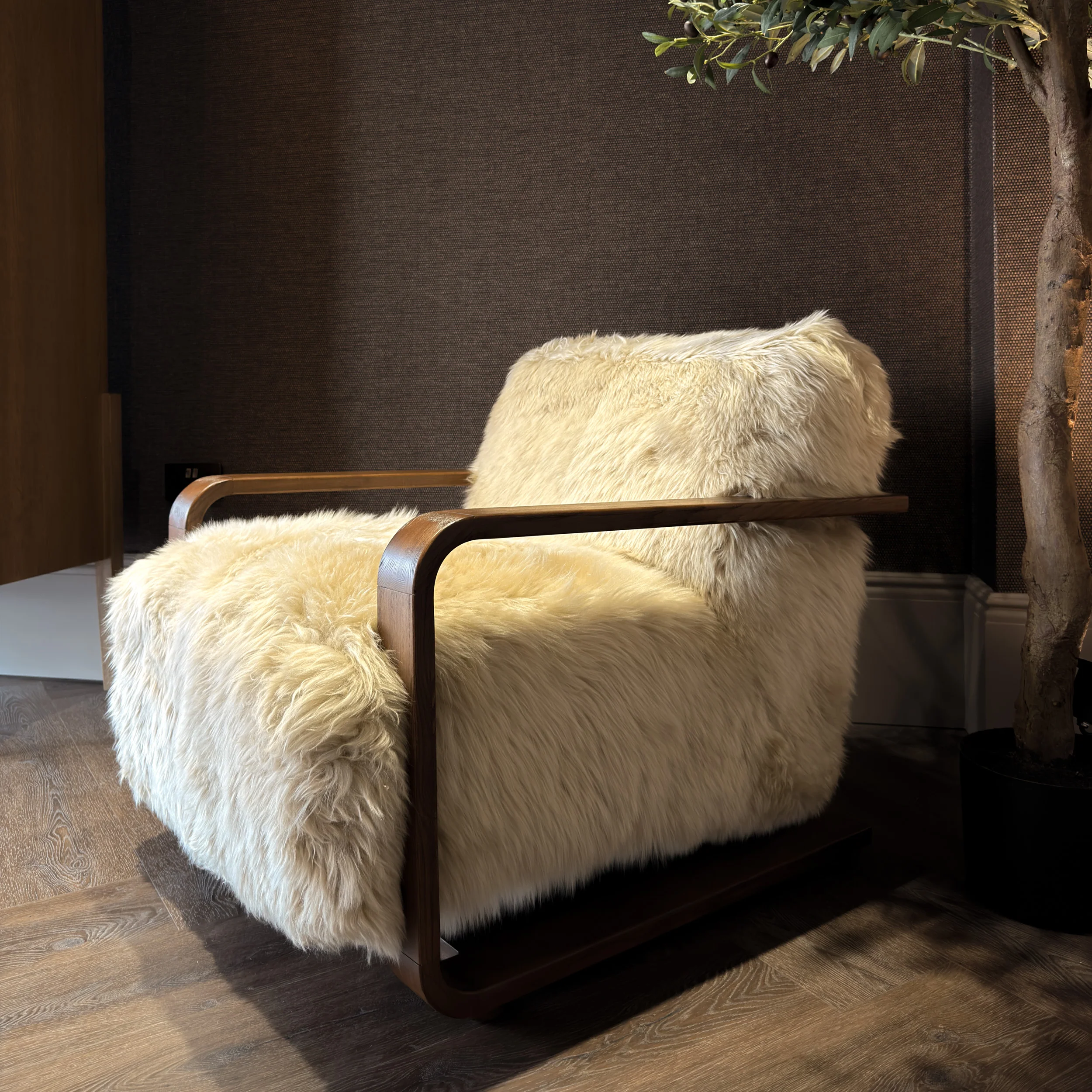 Virgil Sheepskin Accent Chair (CRIB 5) - Image 7