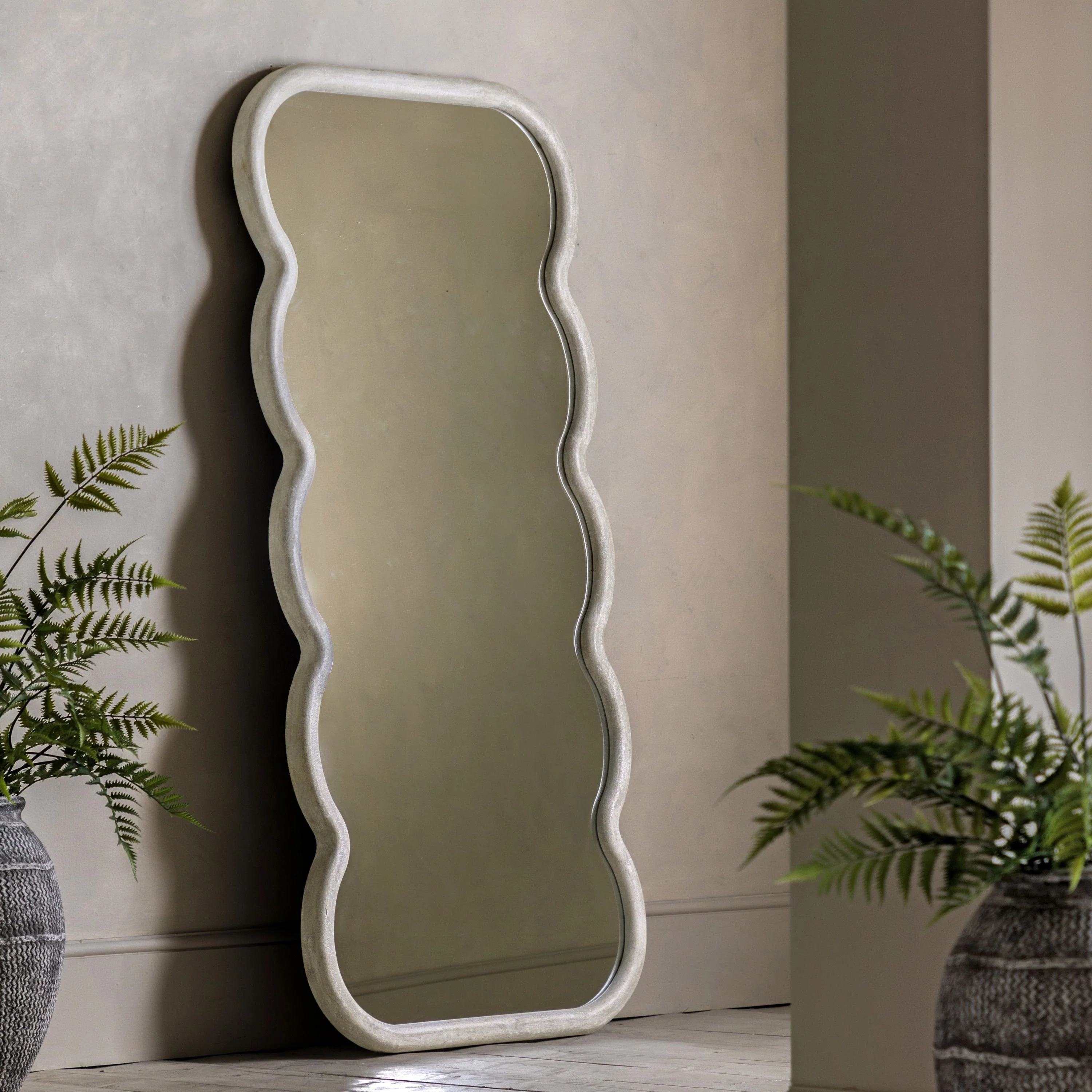 Wave Curved Mirror – Large - Image 4